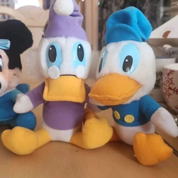 Vintage Mickey & friends Christmas Carol 7" plush - Picture 3 of 8